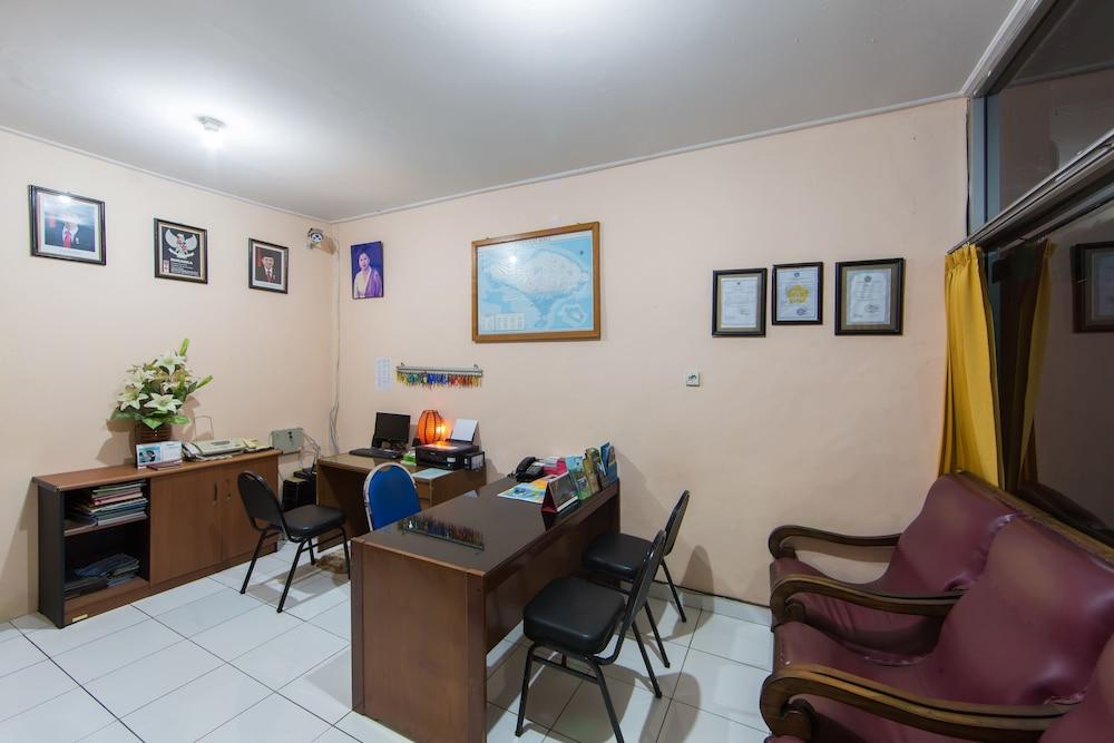 Oyo 3134 Puri Tamu Hotel Jimbaran  Ngoại thất bức ảnh